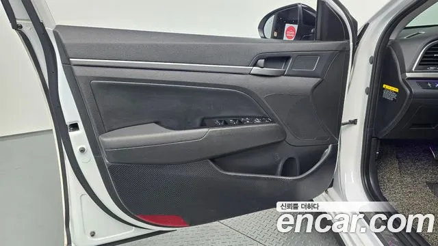 Hyundai Avante 2017 thumb 12