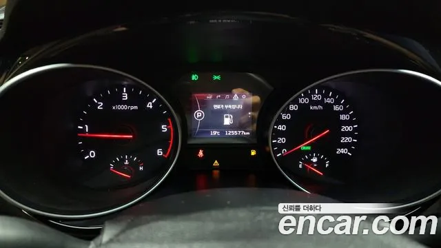 Kia Carnival 2015 thumb 4