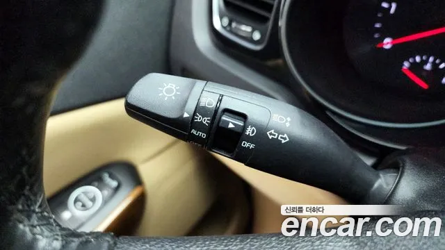 Kia Carnival 2015 thumb 2