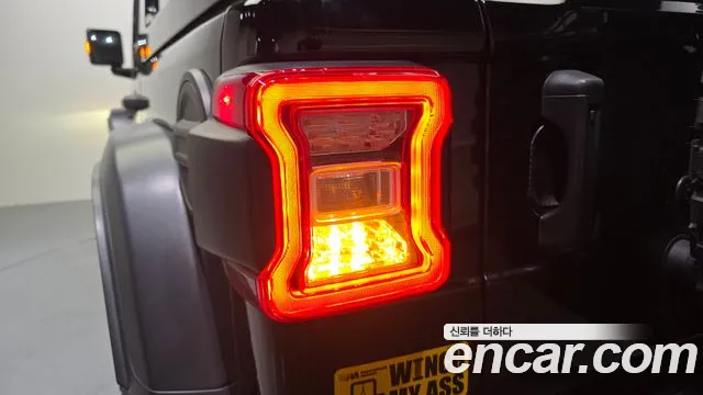 Jeep Wrangler 2021 thumb 4