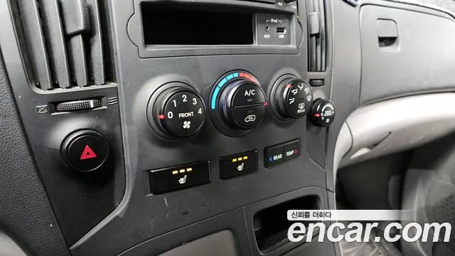 Hyundai Staria 2015 thumb 11