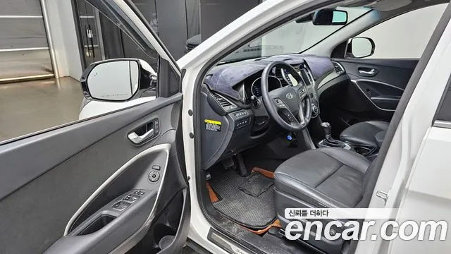 Hyundai Santafe 2015 thumb 10