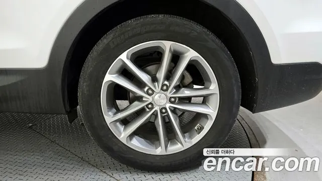 Hyundai Santafe 2015 thumb 11