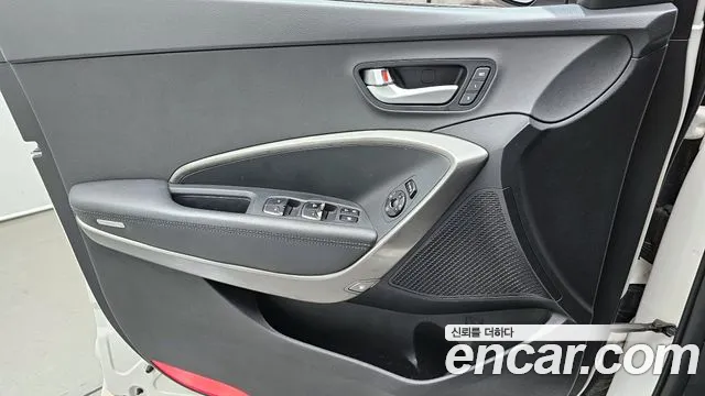 Hyundai Santafe 2015 thumb 9