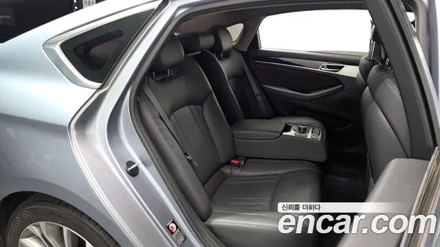 Hyundai Genesis 2016 thumb 4