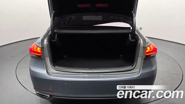 Hyundai Genesis 2016 thumb 8