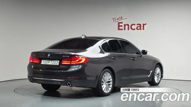 BMW 5 серии 2019 thumb 2