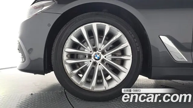 BMW 5 серии 2019 thumb 7