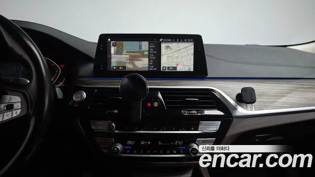BMW 5 серии 2019 thumb 11