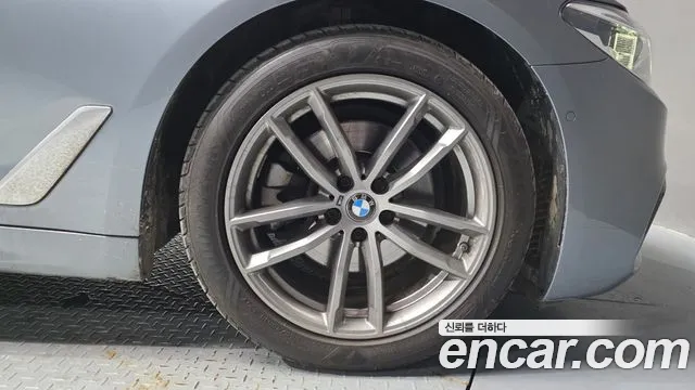 BMW 5 серии 2019 thumb 7