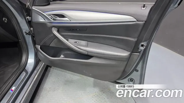 BMW 5 серии 2019 thumb 5
