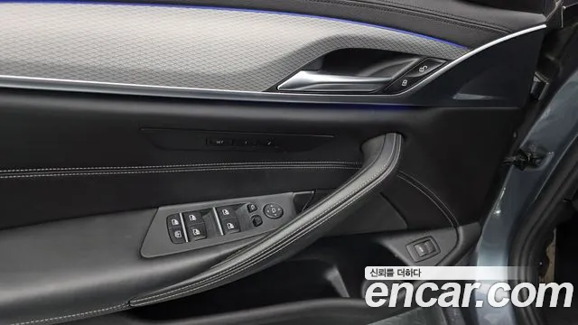 BMW 5 серии 2019 thumb 2