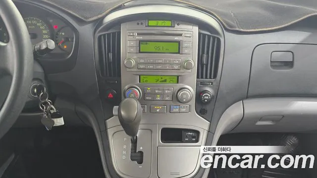 Hyundai Staria 2013 thumb 12