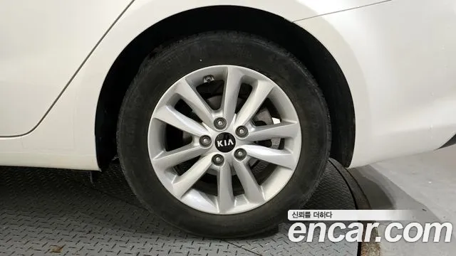 Kia K3 2017 thumb 4