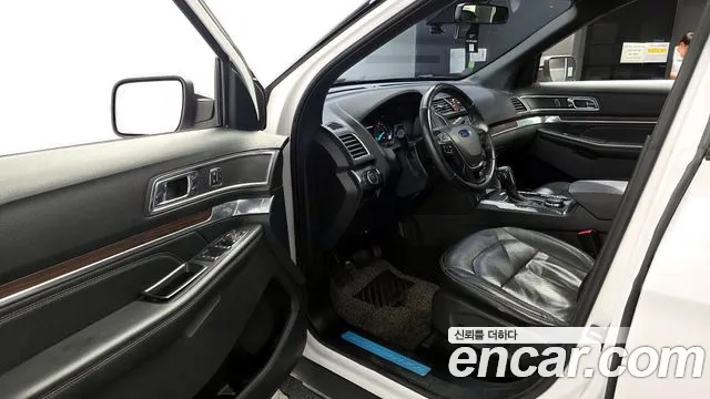 Ford Explorer 2019 thumb 5