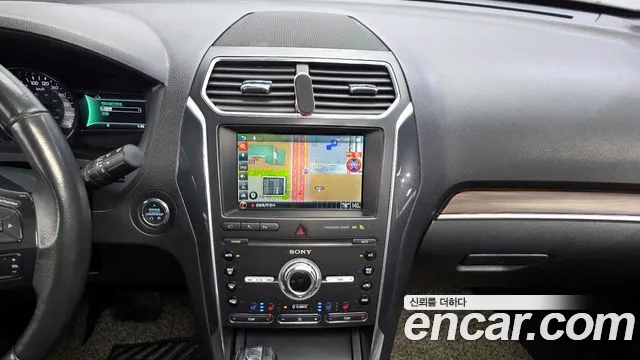 Ford Explorer 2019 thumb 8