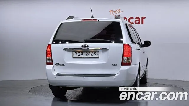 Kia Canival 2012 thumb 3