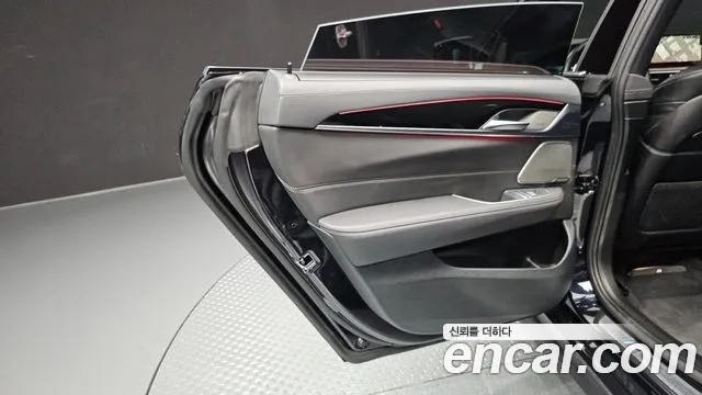 BMW 6 серии Gran Turismo 2023 thumb 7