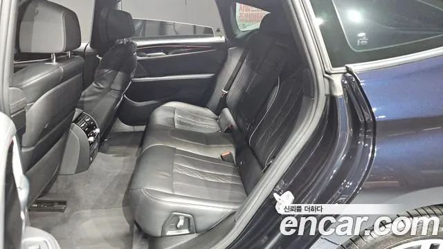 BMW 6 серии Gran Turismo 2023 thumb 2