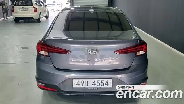 Hyundai Elantra 2018 thumb 11
