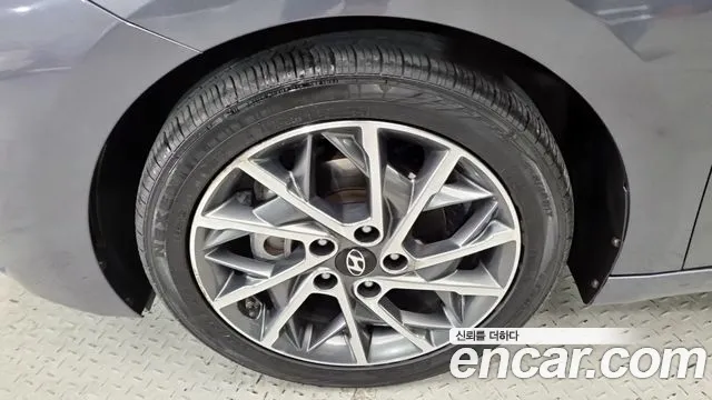 Hyundai Elantra 2018 thumb 7