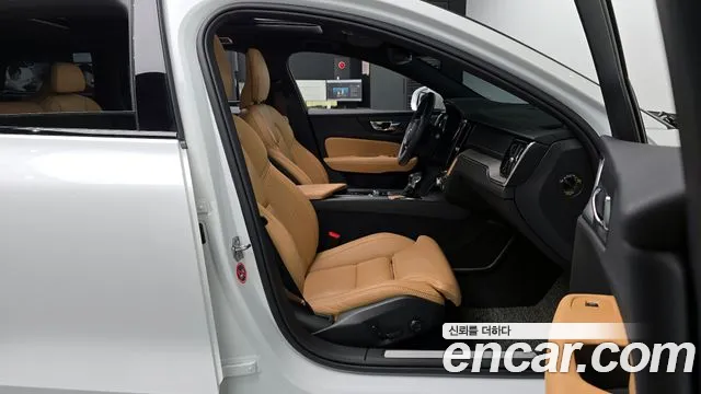 Volvo V60 Cross Country 2020 thumb 5
