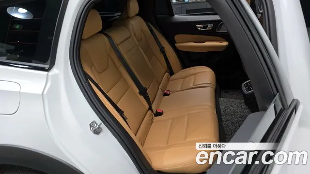 Volvo V60 Cross Country 2020 thumb 7