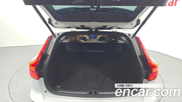 Volvo V60 Cross Country 2020 thumb 3