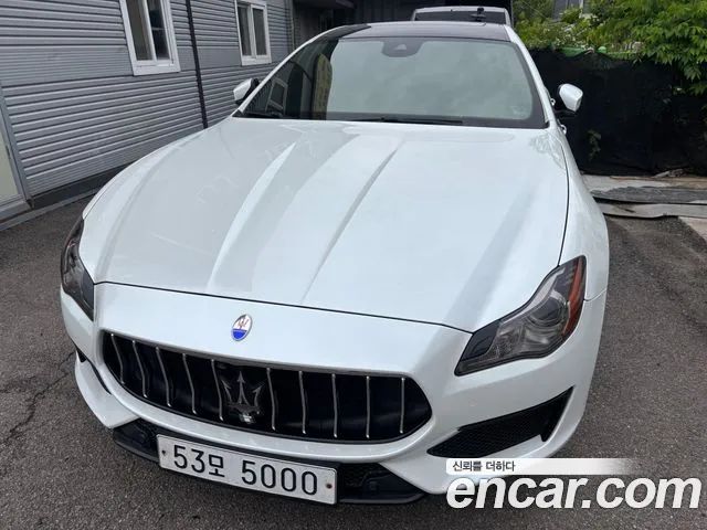 Maserati Quattroporte 2017 thumb 2