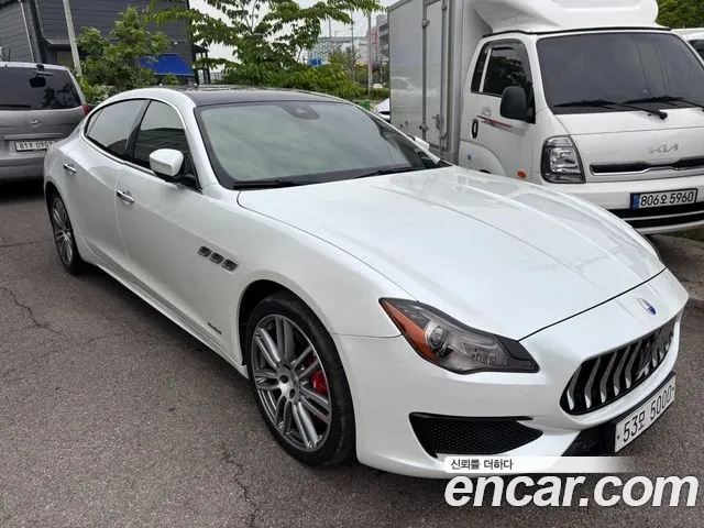 Maserati Quattroporte 2017 thumb 10