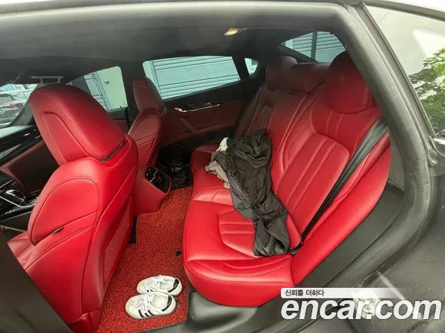 Maserati Quattroporte 2017 thumb 4