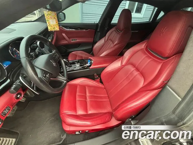 Maserati Quattroporte 2017 thumb 3