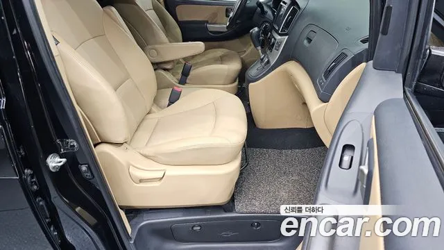 Hyundai Staria 2018 thumb 4