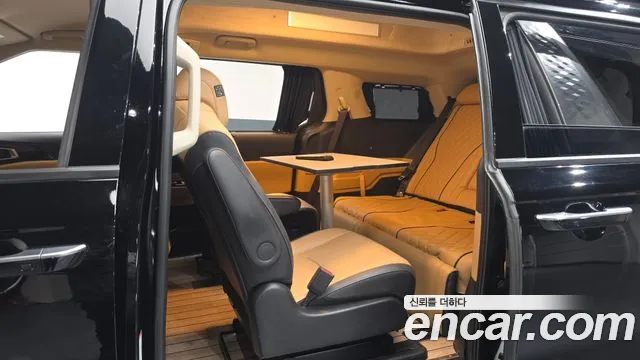 Kia Carnival 2023 thumb 2