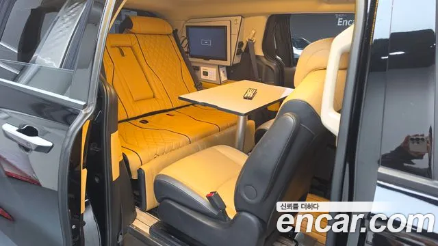 Kia Carnival 2023 thumb 4