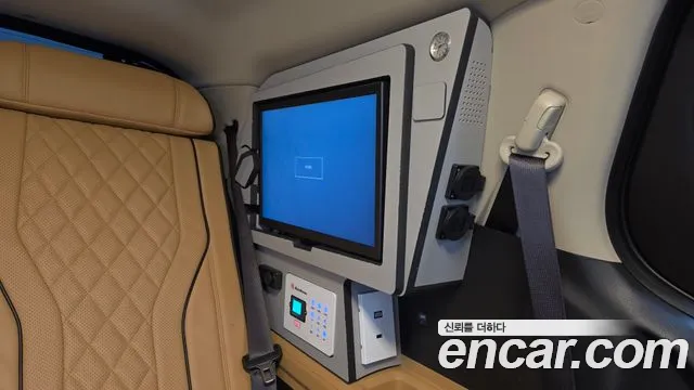 Kia Carnival 2023 thumb 11
