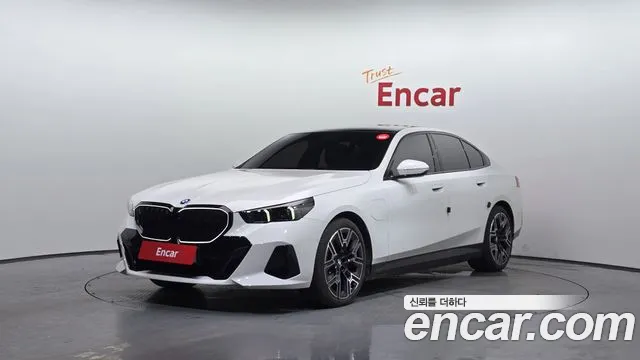 BMW 5 серии 2025 thumb 12