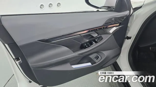 BMW 5 серии 2025 thumb 6