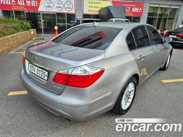 Hyundai Genesis 2011 thumb 6