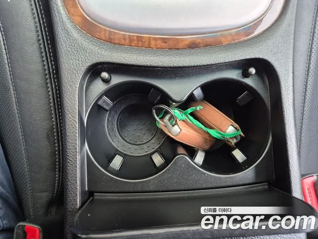 Hyundai Genesis 2011 thumb 2