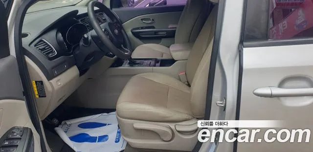 Kia Carnival 2015 thumb 12