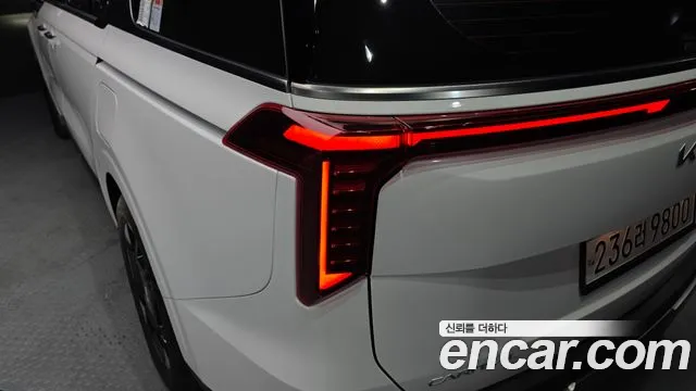 Kia Carnival 2024 thumb 8
