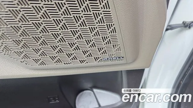 Kia Carnival 2024 thumb 3