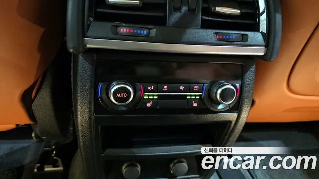 BMW X6M 2019 thumb 11