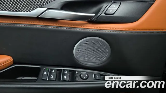 BMW X6M 2019 thumb 8