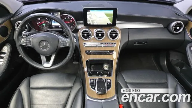 Mercedes-Benz C-Class 2016 thumb 4