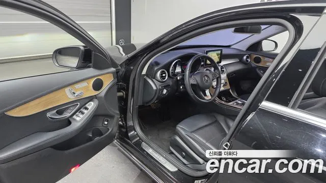 Mercedes-Benz C-Class 2016 thumb 7
