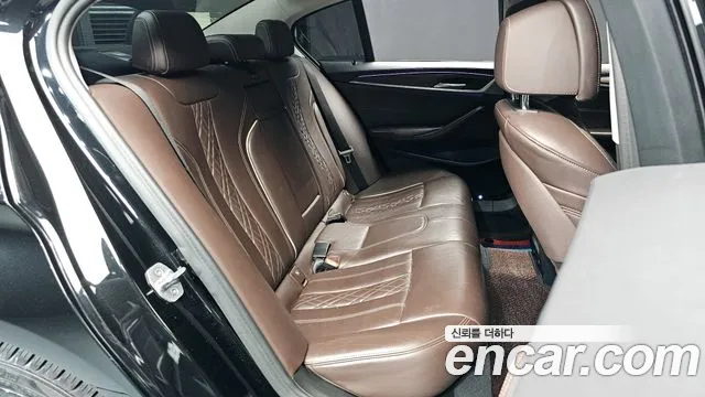 BMW 5 серии 2019 thumb 8