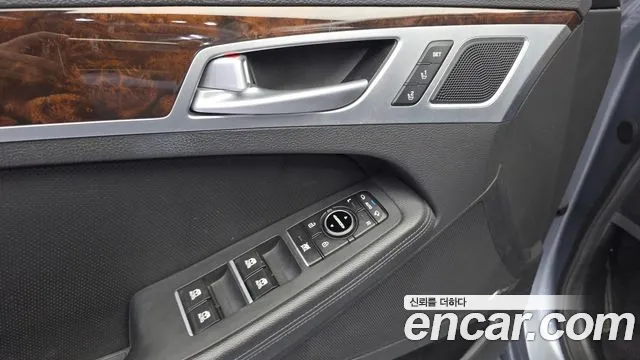 Hyundai Genesis 2014 thumb 2