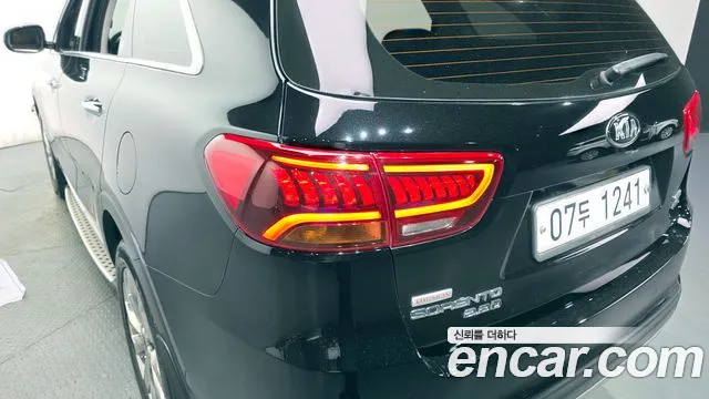 Kia Sorento 2017 thumb 5
